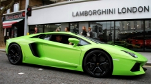  Lamborghini Aventador    